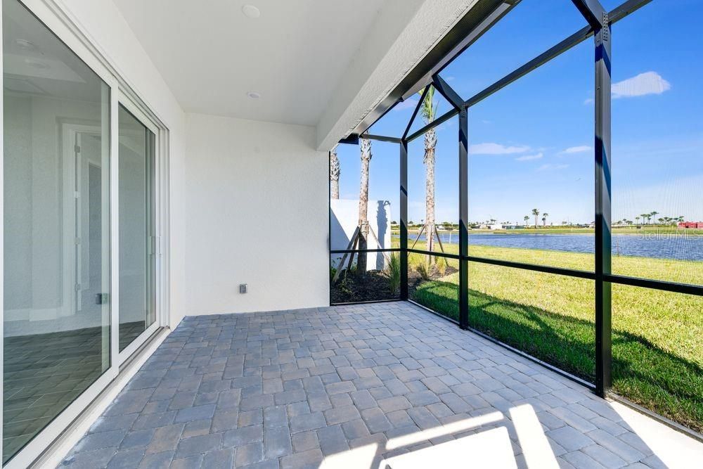 Active With Contract: $462,574 (2 beds, 2 baths, 1533 Square Feet)