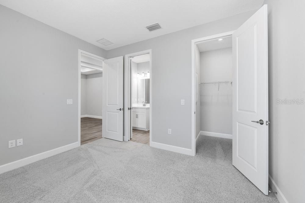 Active With Contract: $462,574 (2 beds, 2 baths, 1533 Square Feet)