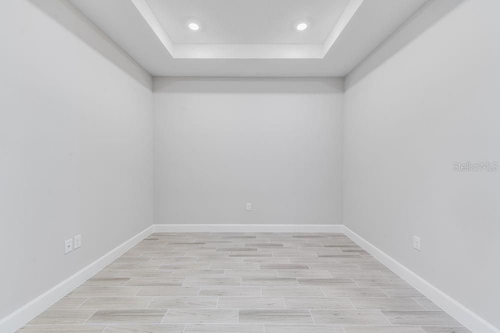 Active With Contract: $462,574 (2 beds, 2 baths, 1533 Square Feet)