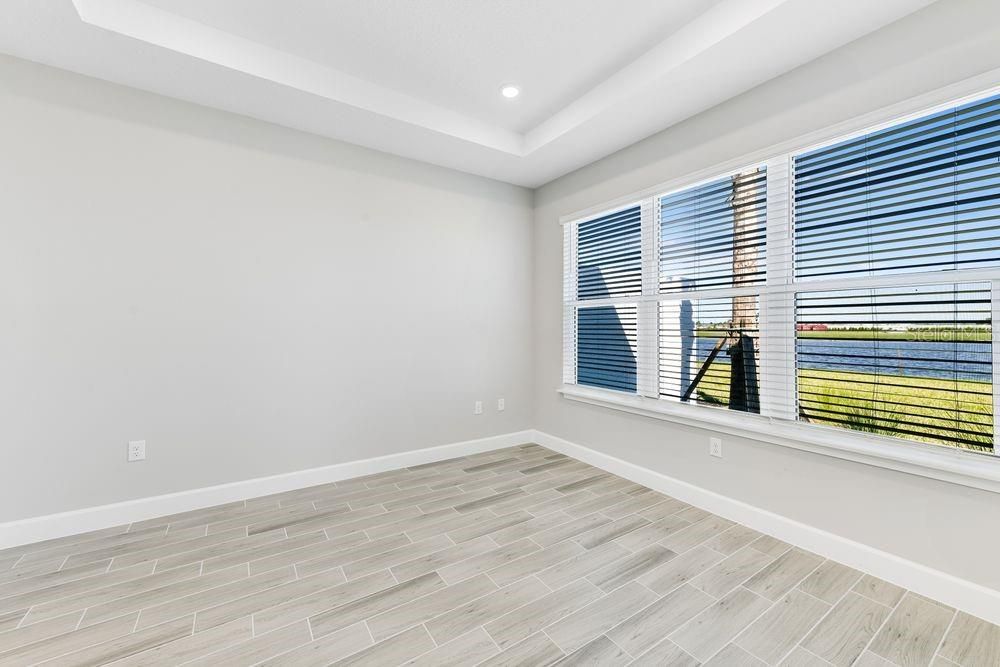 Active With Contract: $462,574 (2 beds, 2 baths, 1533 Square Feet)