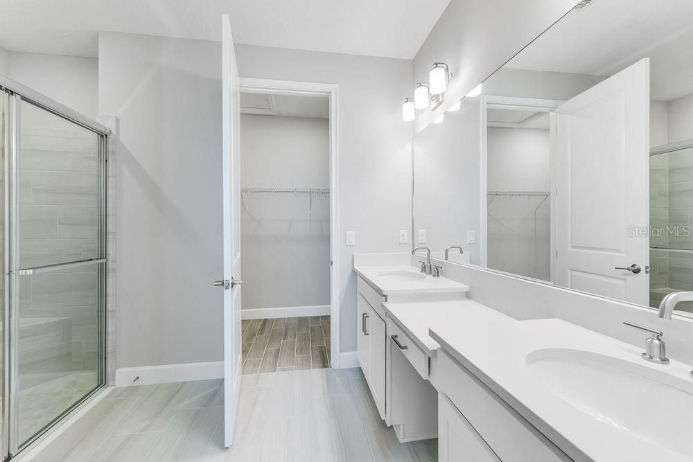 Active With Contract: $462,574 (2 beds, 2 baths, 1533 Square Feet)