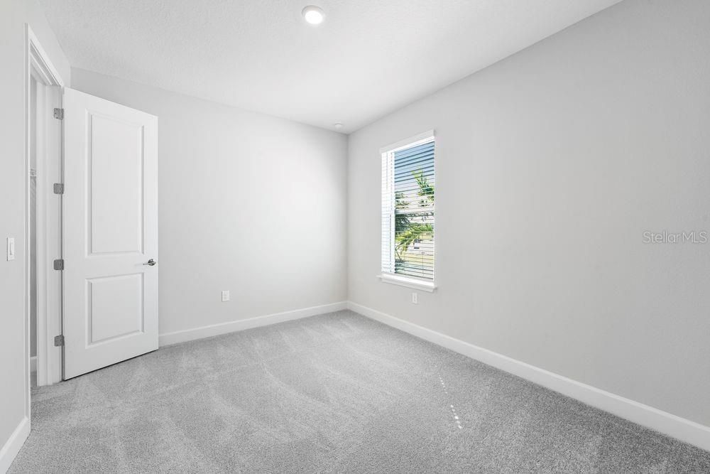 Active With Contract: $462,574 (2 beds, 2 baths, 1533 Square Feet)