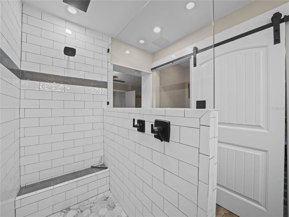 На продажу: $734,900 (3 спален, 2 ванн, 1417 Квадратных фут)