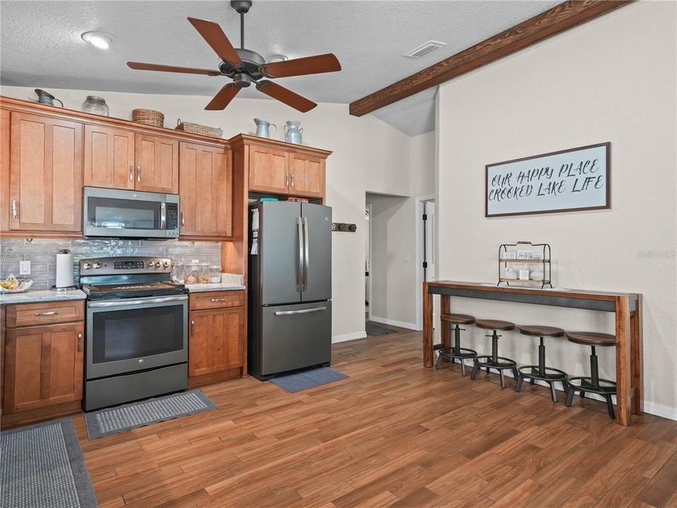 На продажу: $734,900 (3 спален, 2 ванн, 1417 Квадратных фут)