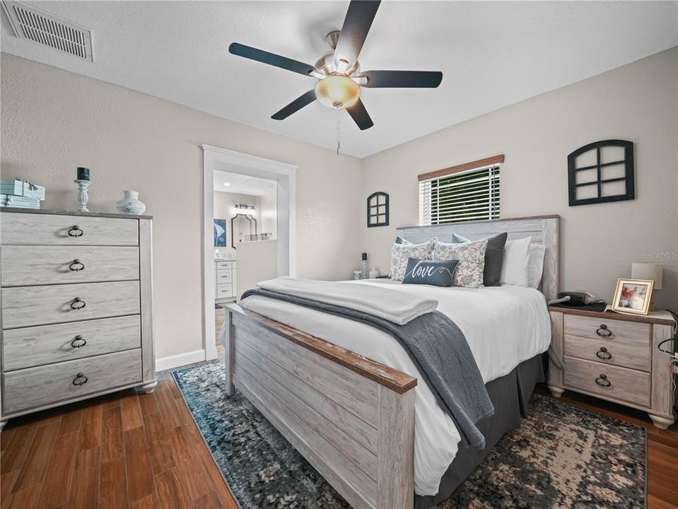 На продажу: $734,900 (3 спален, 2 ванн, 1417 Квадратных фут)