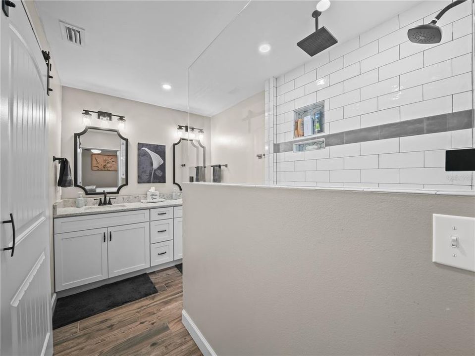 На продажу: $734,900 (3 спален, 2 ванн, 1417 Квадратных фут)