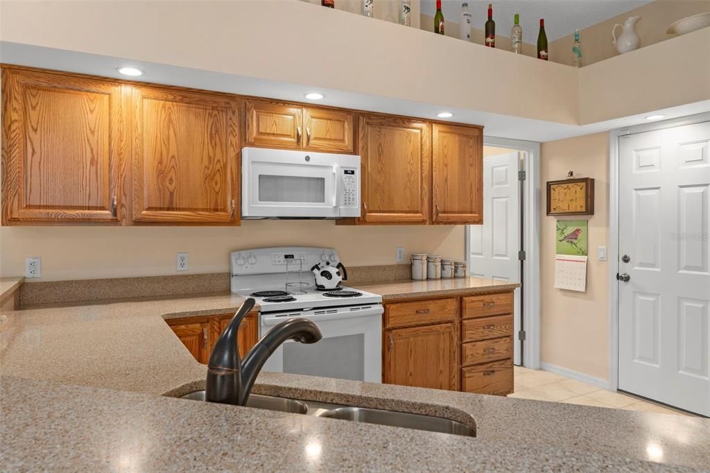 For Sale: $549,900 (3 beds, 3 baths, 1943 Square Feet)