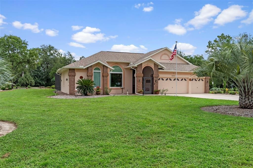 For Sale: $549,900 (3 beds, 3 baths, 1943 Square Feet)