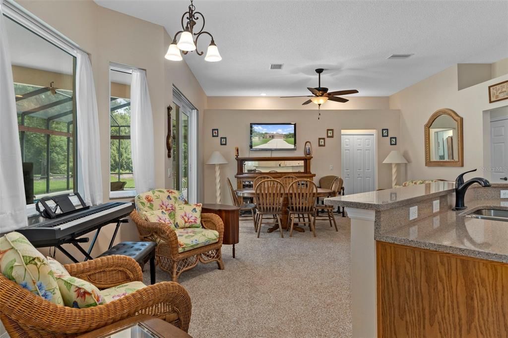 For Sale: $549,900 (3 beds, 3 baths, 1943 Square Feet)