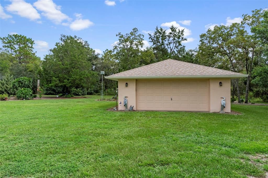 For Sale: $549,900 (3 beds, 3 baths, 1943 Square Feet)