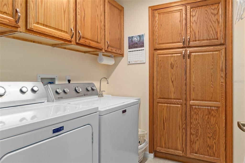 For Sale: $549,900 (3 beds, 3 baths, 1943 Square Feet)