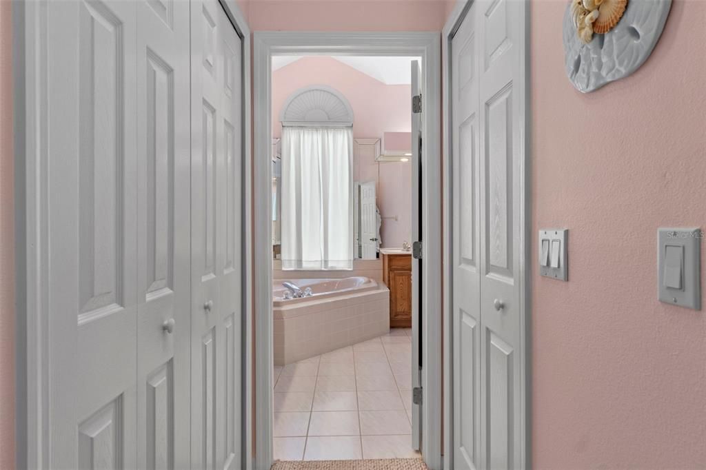 For Sale: $549,900 (3 beds, 3 baths, 1943 Square Feet)