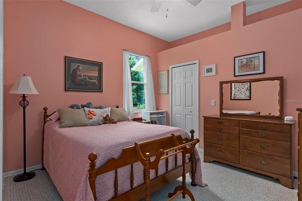 For Sale: $549,900 (3 beds, 3 baths, 1943 Square Feet)