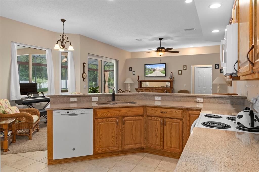 For Sale: $549,900 (3 beds, 3 baths, 1943 Square Feet)