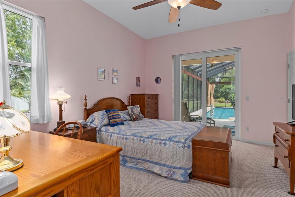 For Sale: $549,900 (3 beds, 3 baths, 1943 Square Feet)