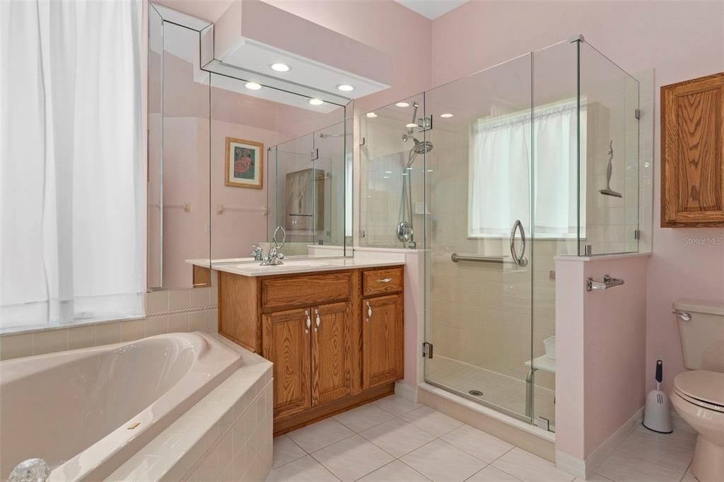 For Sale: $549,900 (3 beds, 3 baths, 1943 Square Feet)