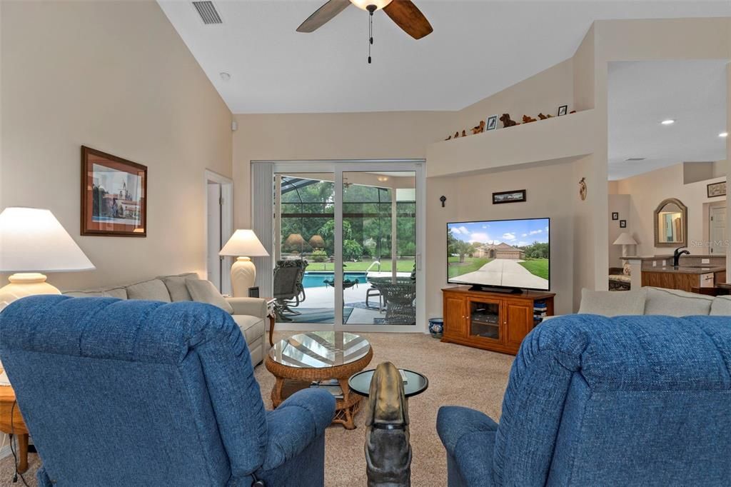 For Sale: $549,900 (3 beds, 3 baths, 1943 Square Feet)