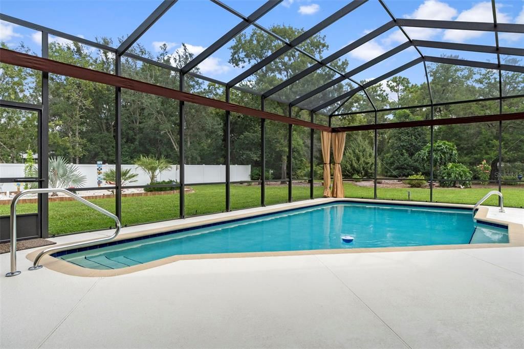 For Sale: $549,900 (3 beds, 3 baths, 1943 Square Feet)