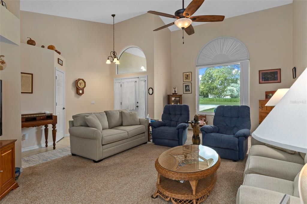 For Sale: $549,900 (3 beds, 3 baths, 1943 Square Feet)