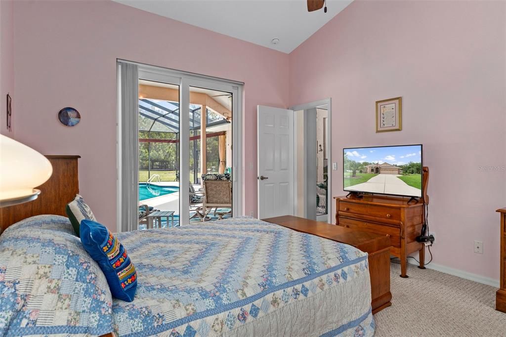 For Sale: $549,900 (3 beds, 3 baths, 1943 Square Feet)