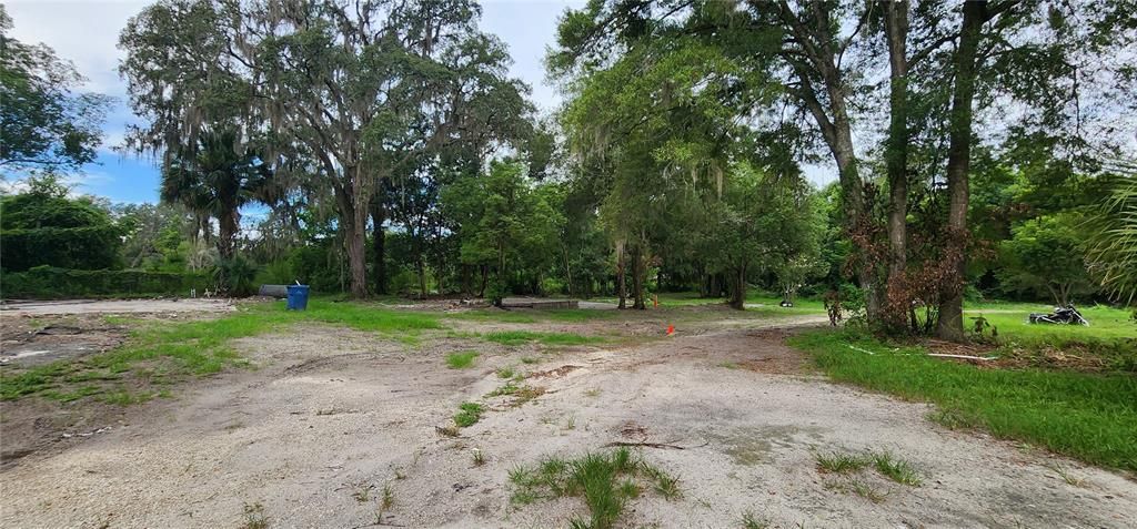 For Sale: $850,000 (1 beds, 1 baths, 1152 Square Feet)