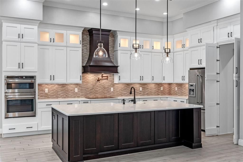 En Venta: $1,999,000 (4 camas, 5 baños, 4268 Pies cuadrados)