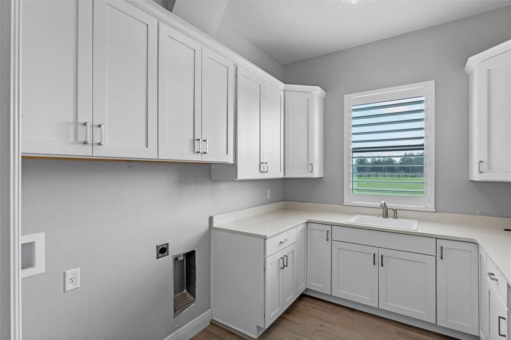 En Venta: $1,999,000 (4 camas, 5 baños, 4268 Pies cuadrados)