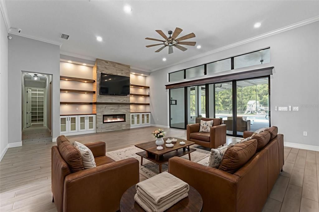 En Venta: $1,999,000 (4 camas, 5 baños, 4268 Pies cuadrados)