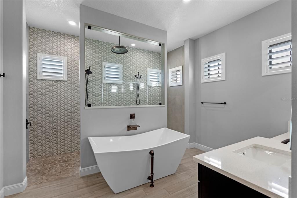 En Venta: $1,999,000 (4 camas, 5 baños, 4268 Pies cuadrados)