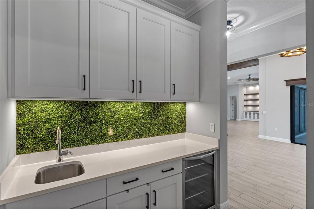 En Venta: $1,999,000 (4 camas, 5 baños, 4268 Pies cuadrados)