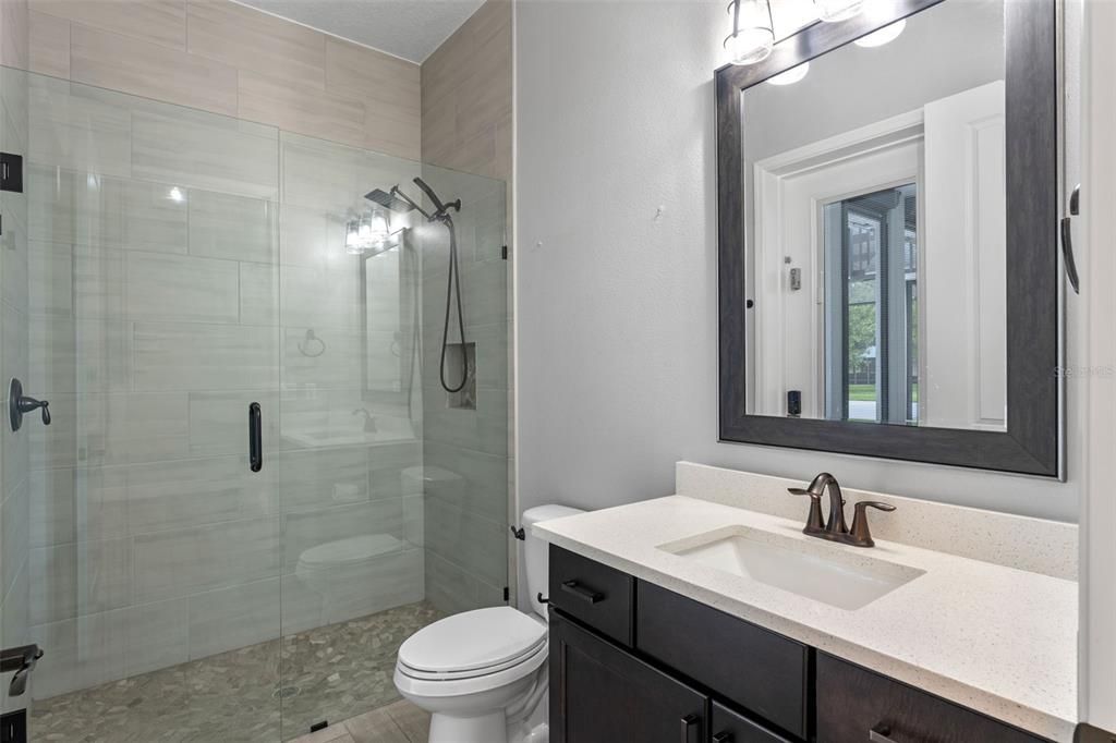 En Venta: $1,999,000 (4 camas, 5 baños, 4268 Pies cuadrados)