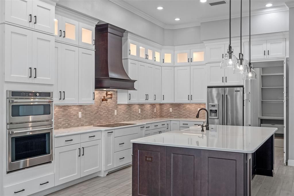 En Venta: $1,999,000 (4 camas, 5 baños, 4268 Pies cuadrados)