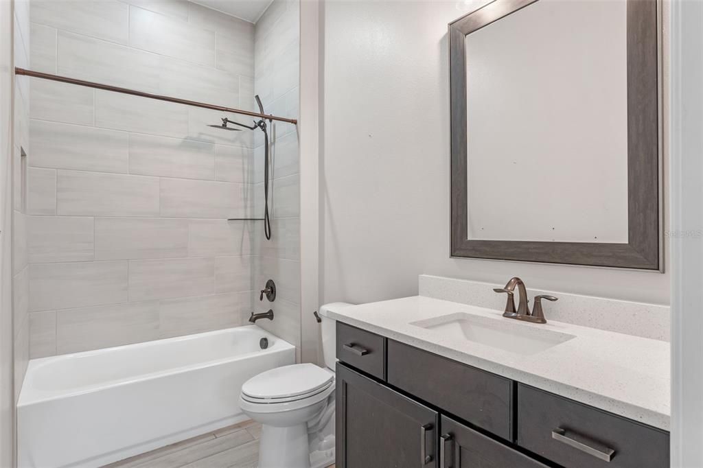 En Venta: $1,999,000 (4 camas, 5 baños, 4268 Pies cuadrados)