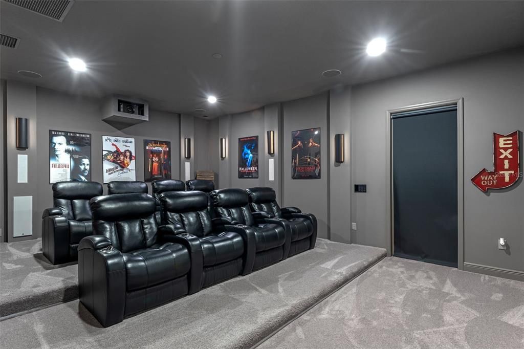 En Venta: $1,999,000 (4 camas, 5 baños, 4268 Pies cuadrados)