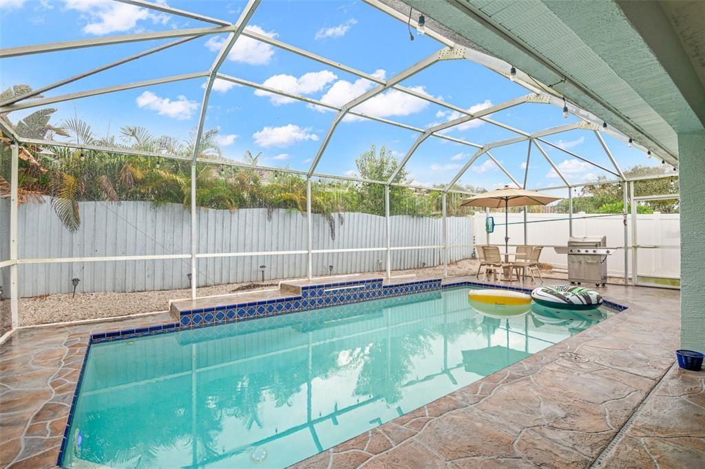 For Rent: $3,700 (3 beds, 2 baths, 1673 Square Feet)