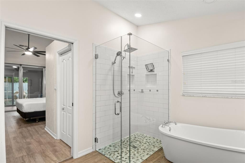 For Rent: $3,700 (3 beds, 2 baths, 1673 Square Feet)