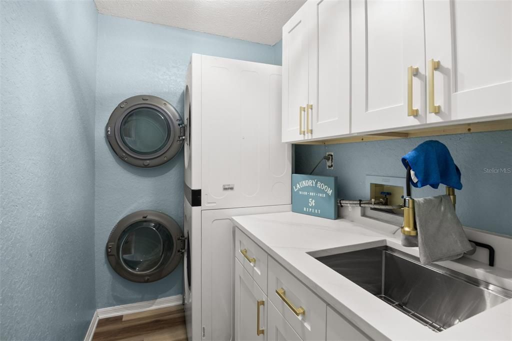 For Rent: $3,700 (3 beds, 2 baths, 1673 Square Feet)