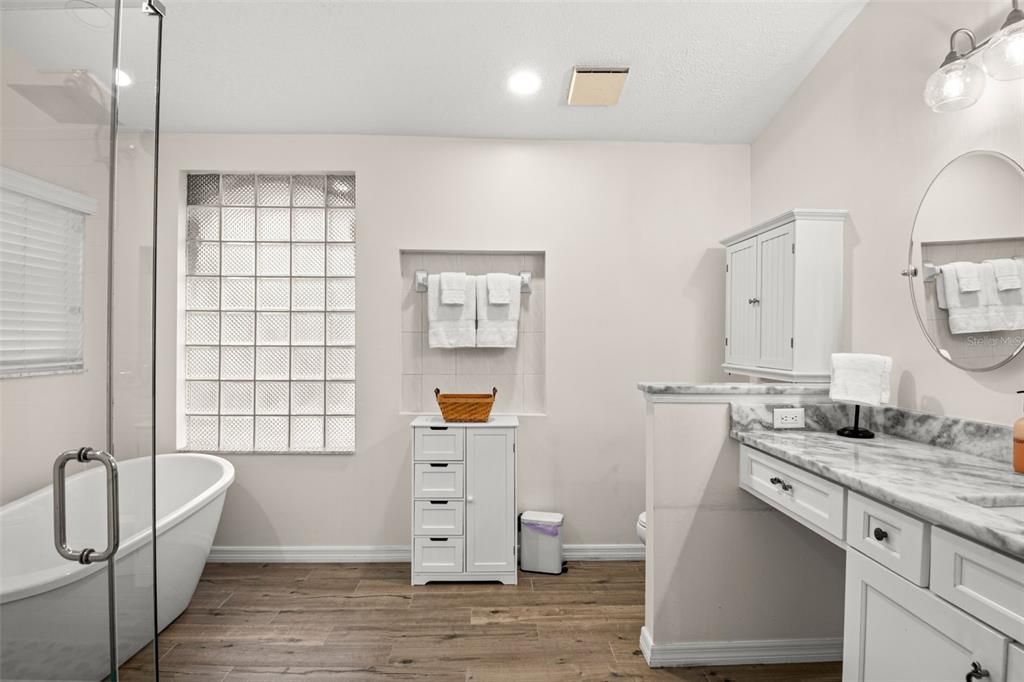 For Rent: $3,700 (3 beds, 2 baths, 1673 Square Feet)