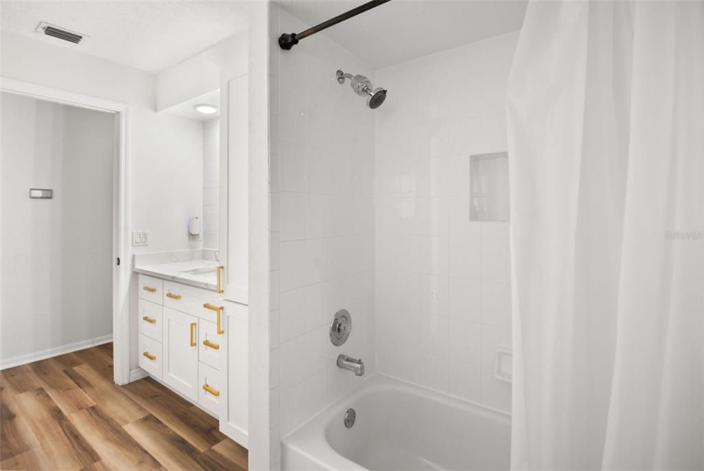 For Rent: $3,700 (3 beds, 2 baths, 1673 Square Feet)