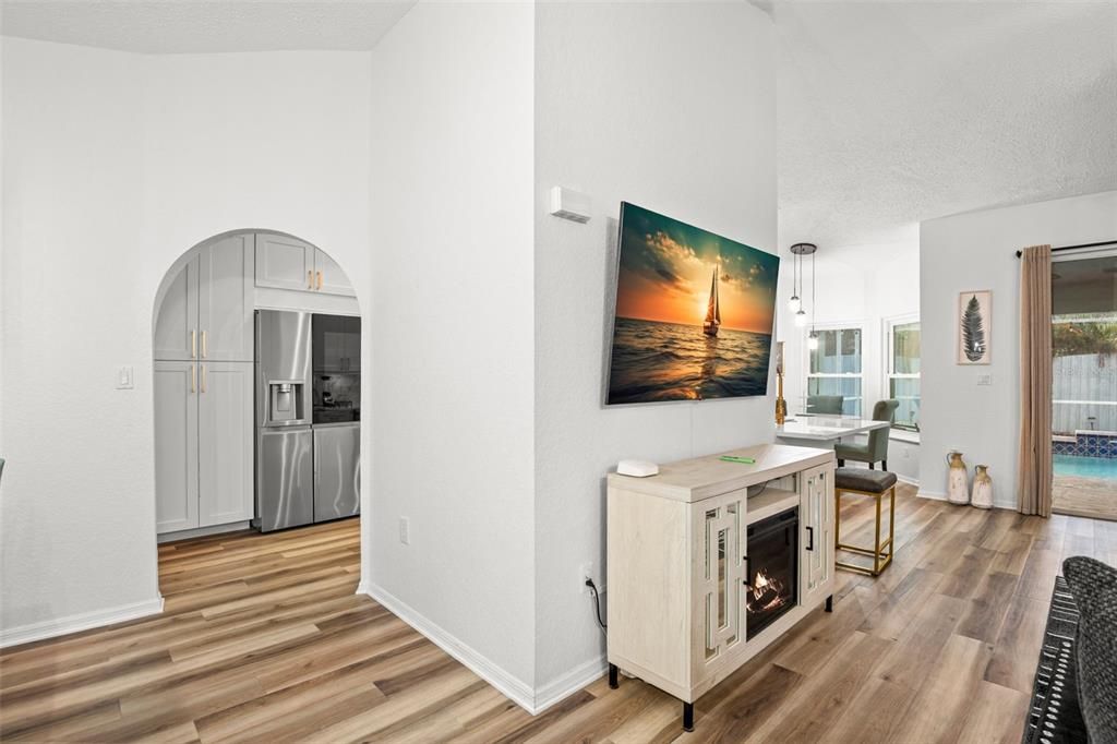 For Rent: $3,700 (3 beds, 2 baths, 1673 Square Feet)