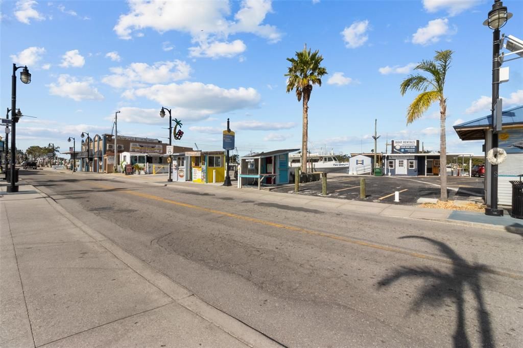 For Rent: $3,700 (3 beds, 2 baths, 1673 Square Feet)