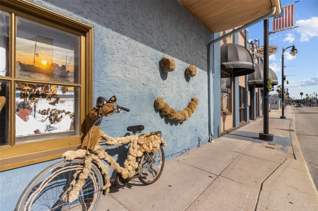 For Rent: $3,700 (3 beds, 2 baths, 1673 Square Feet)