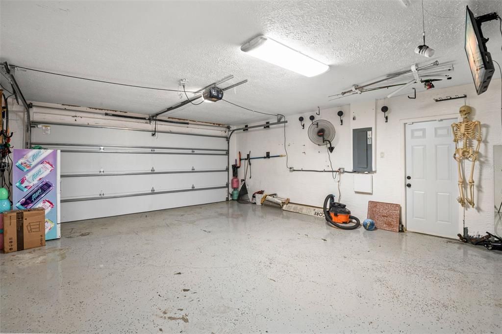 For Rent: $3,700 (3 beds, 2 baths, 1673 Square Feet)