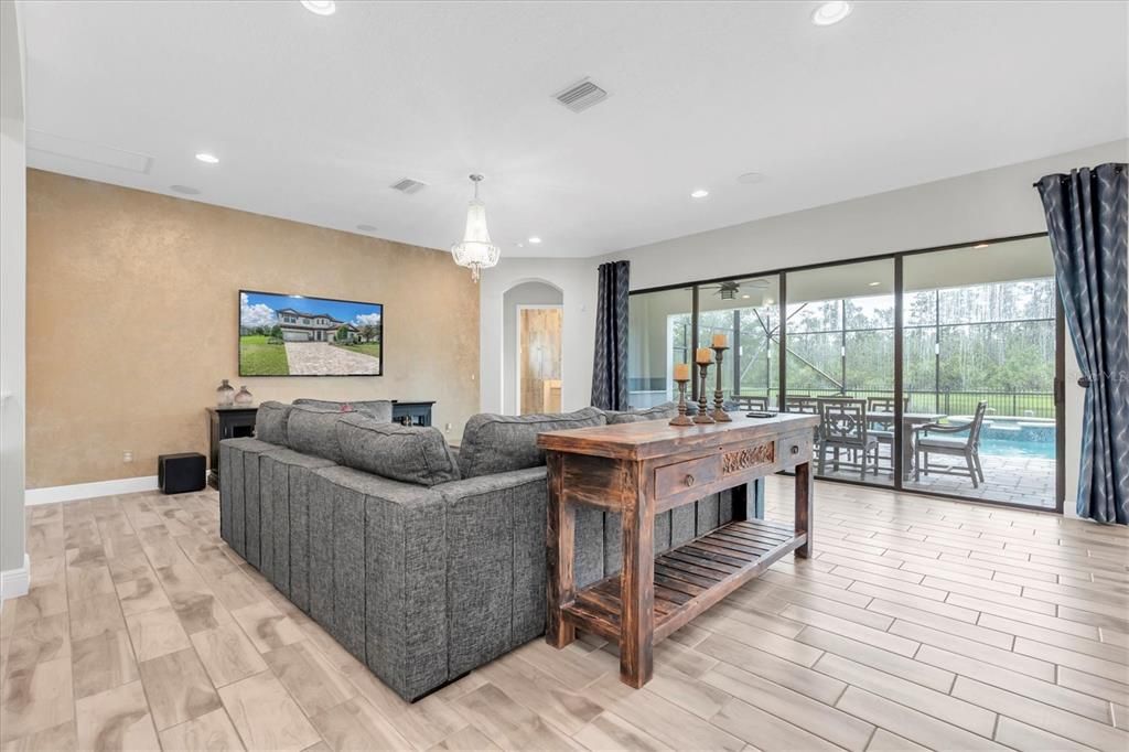 For Sale: $1,399,000 (5 beds, 4 baths, 4218 Square Feet)