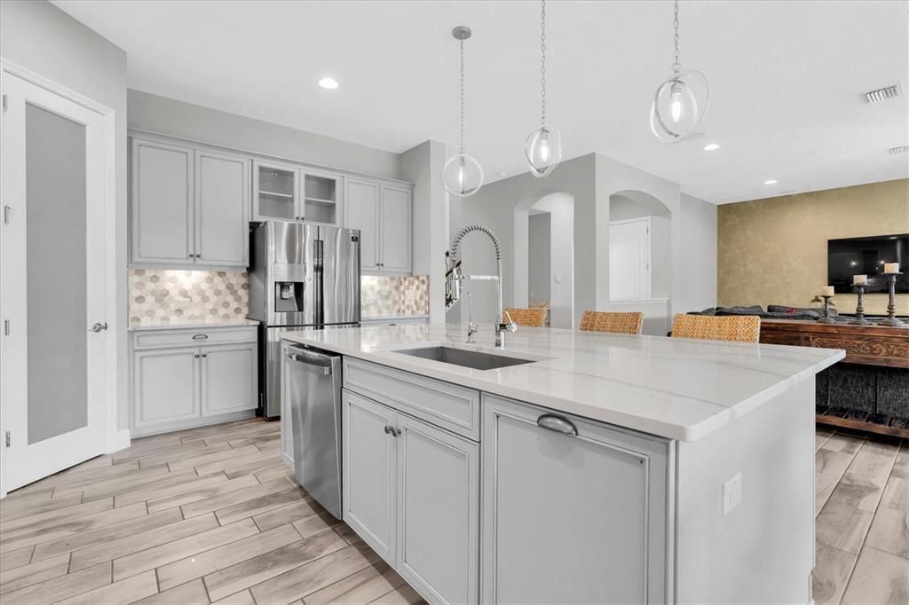 For Sale: $1,399,000 (5 beds, 4 baths, 4218 Square Feet)