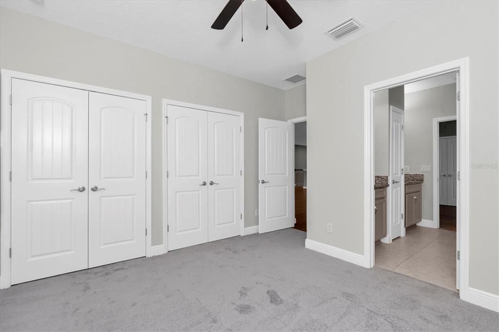 For Sale: $1,399,000 (5 beds, 4 baths, 4218 Square Feet)