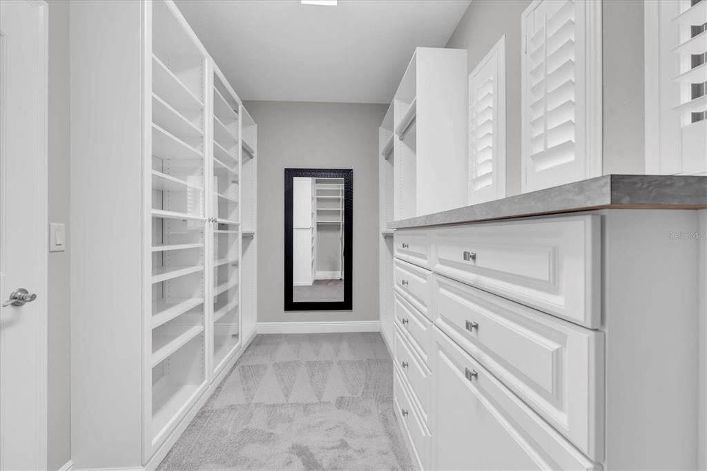 For Sale: $1,399,000 (5 beds, 4 baths, 4218 Square Feet)