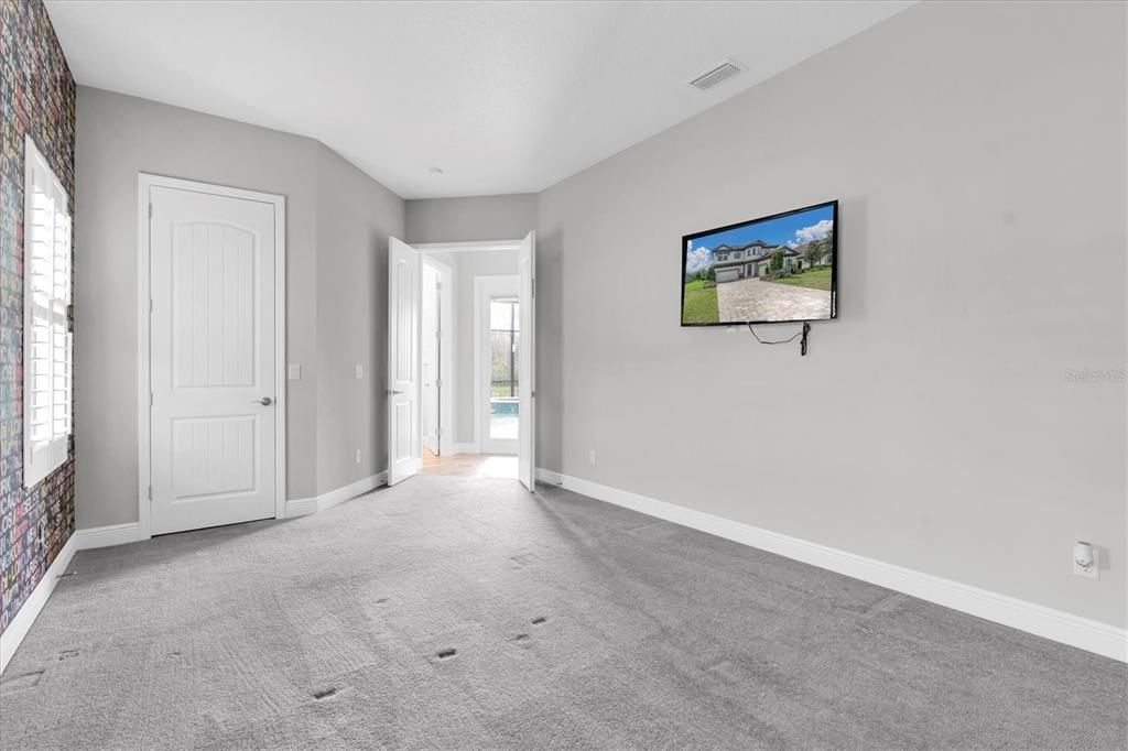 For Sale: $1,399,000 (5 beds, 4 baths, 4218 Square Feet)