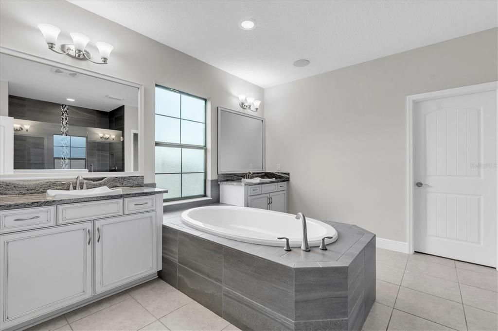 For Sale: $1,399,000 (5 beds, 4 baths, 4218 Square Feet)