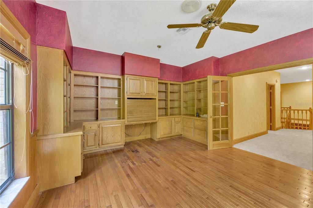 Под контрактом: $850,000 (4 спален, 3 ванн, 4819 Квадратных фут)